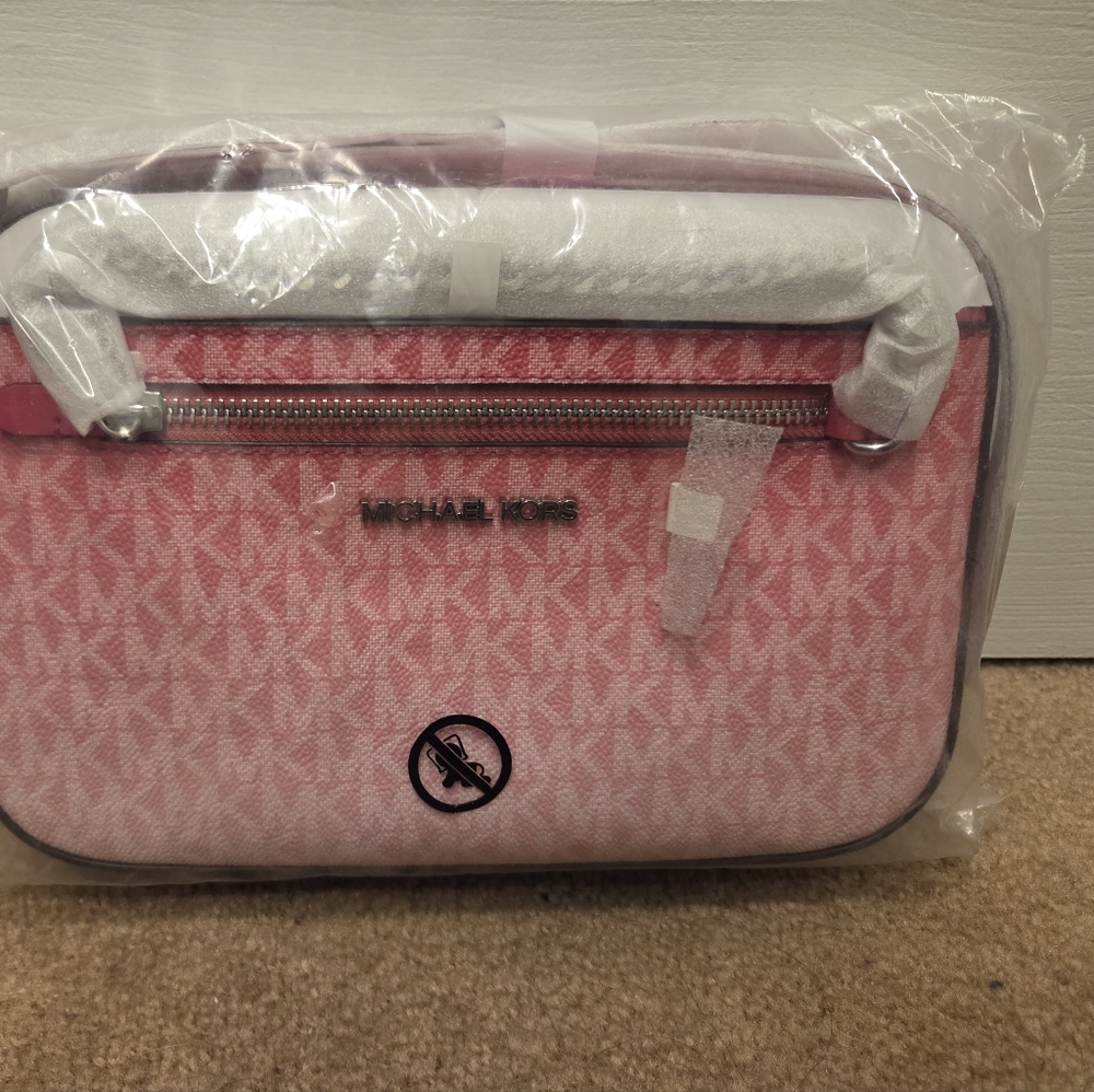 Michael Kors Signatur Monogram Pink Crossbody Bag. NWT